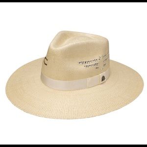 Brand new never worn Charlie 1 Horse hat - STRAW